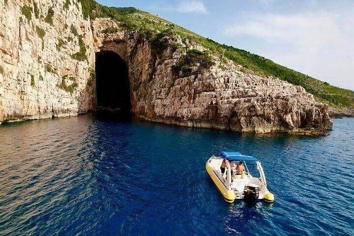 1 Day - SECRET BLUE CAVE & GRAMA BAY TOUR 